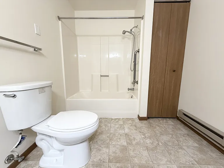 913 Acewood Blvd — Photo 33