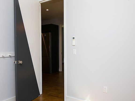 5th image of 131 Tompkins Ave #2M