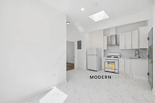 2722 E 26th St #2R Photo 1