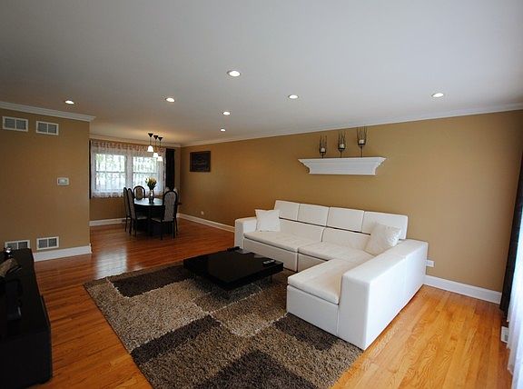 3rd image of 1813 N Park Dr