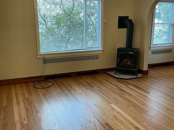 4th image of 256 Burwell St APT 202