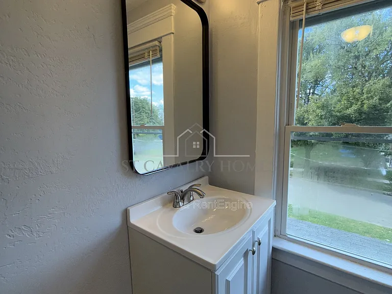 1305 Curtis St — Photo 17