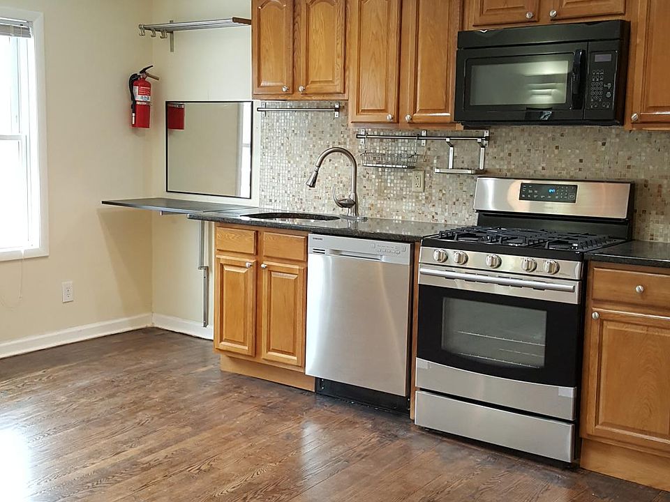 1st image of 35 Highland Ave Unit 3