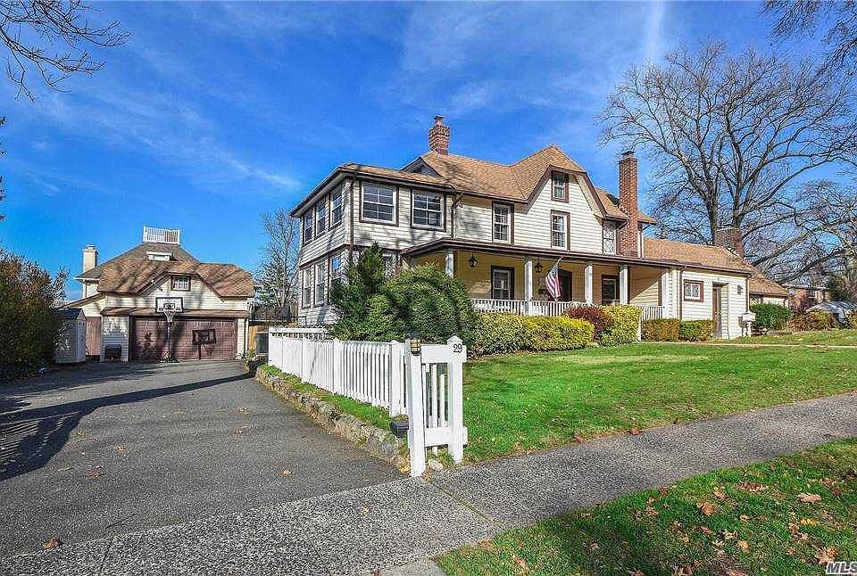 1st image of 29 Bayview Ave