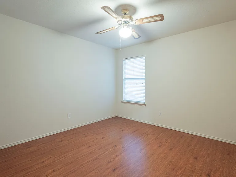 2811 Hannah Kay Ln — Photo 10