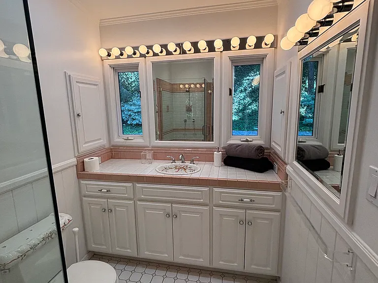 4736 Zelzah Ave — Photo 14