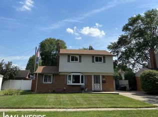 8758 Lozen Dr, Sterling Heights, MI