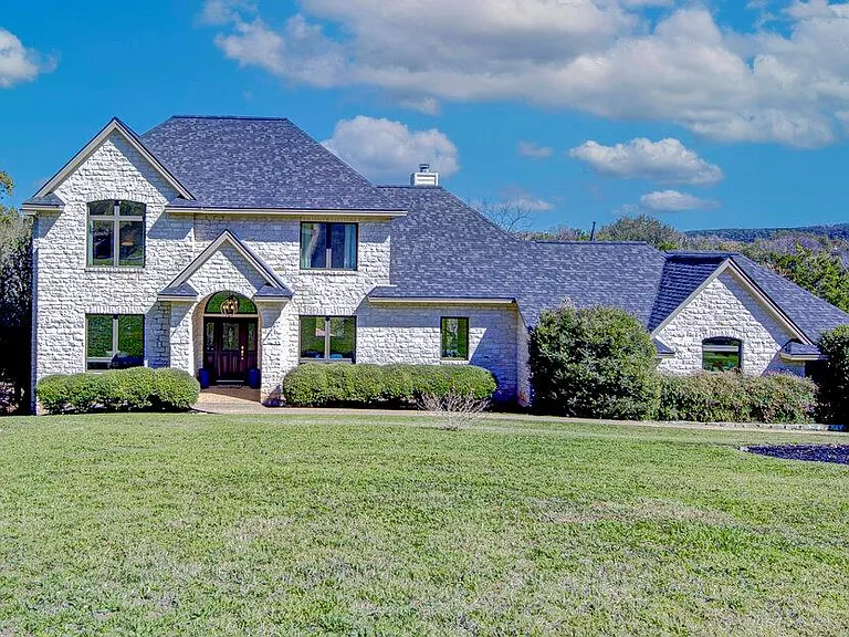 4800 Mantle Dr — Photo 1