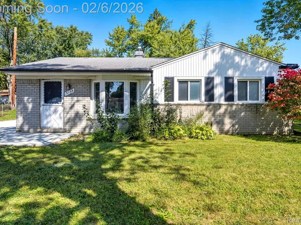 3168 Herbell Dr, Waterford, MI 48328