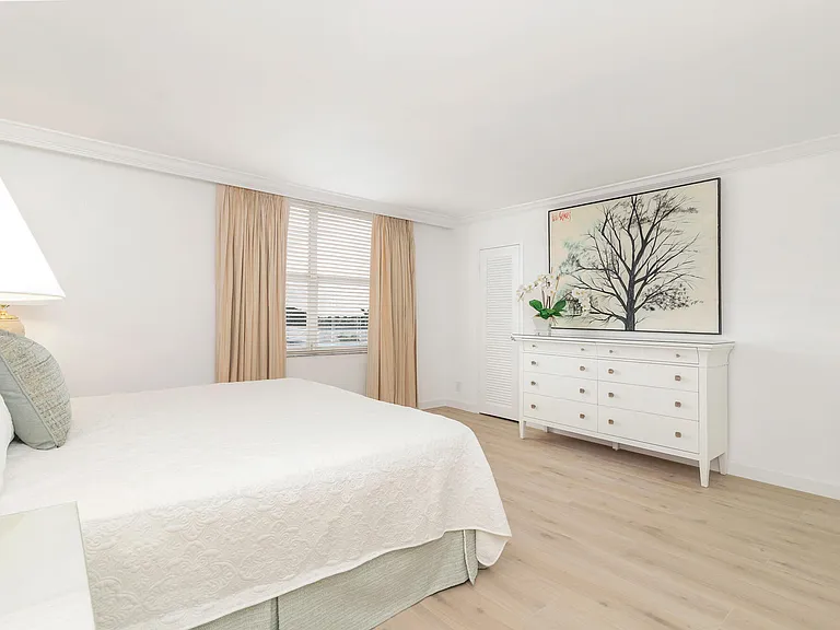354 Chilean Ave #6C — Photo 8