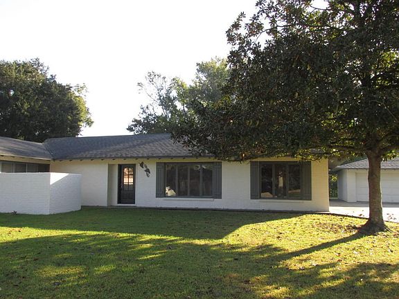 2nd image of 517 E Demanade Dr