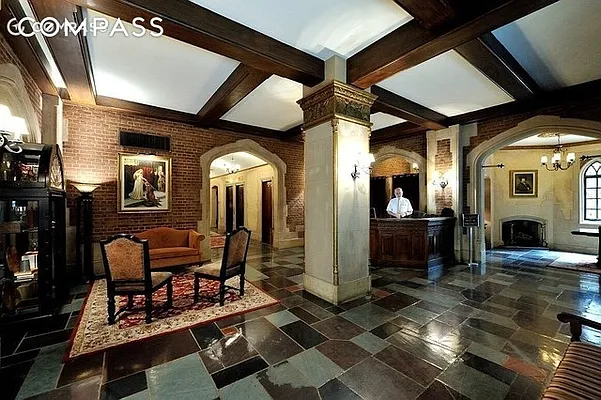 Rented by Compass | media 23