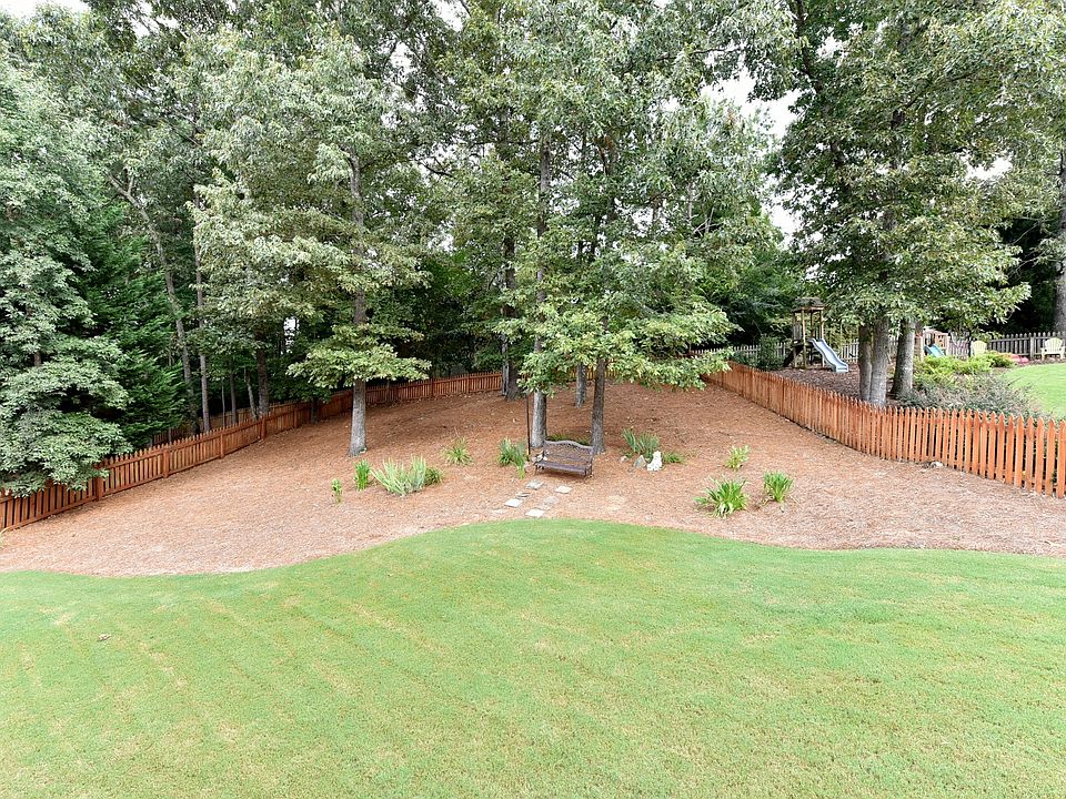 2nd image of 1784 Lake Heights Cir
