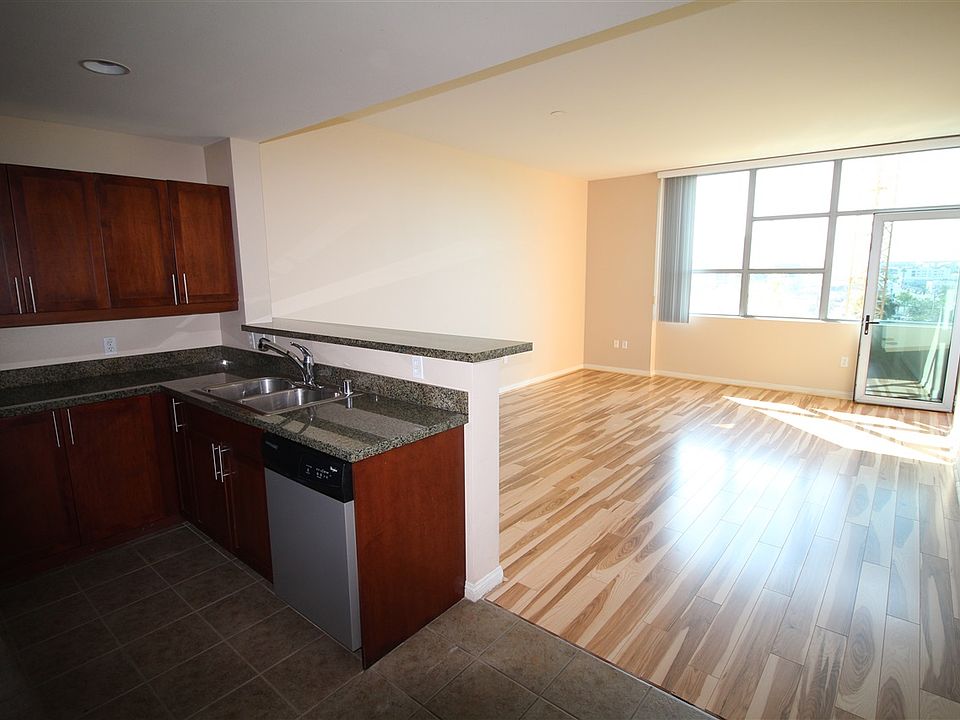 1st image of 206 Park Blvd Unit 407