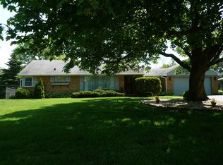 2215 Edgebrook Dr, Rockford, IL 61107