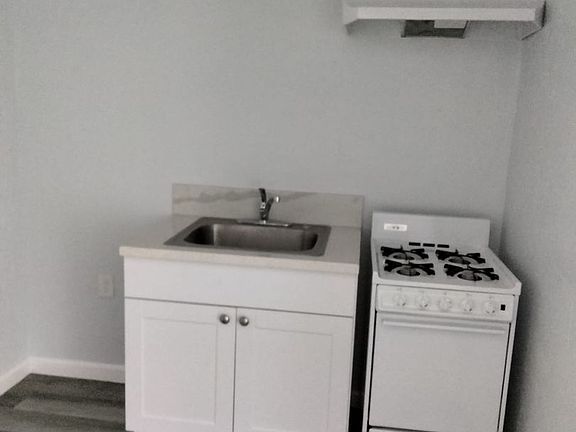 4th image of 832 W Martin Luther King Jr Blvd APT 105