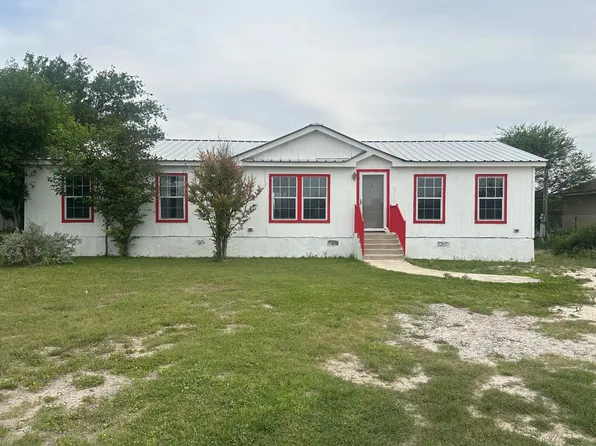 233 West Dr, Del Rio, TX 78840