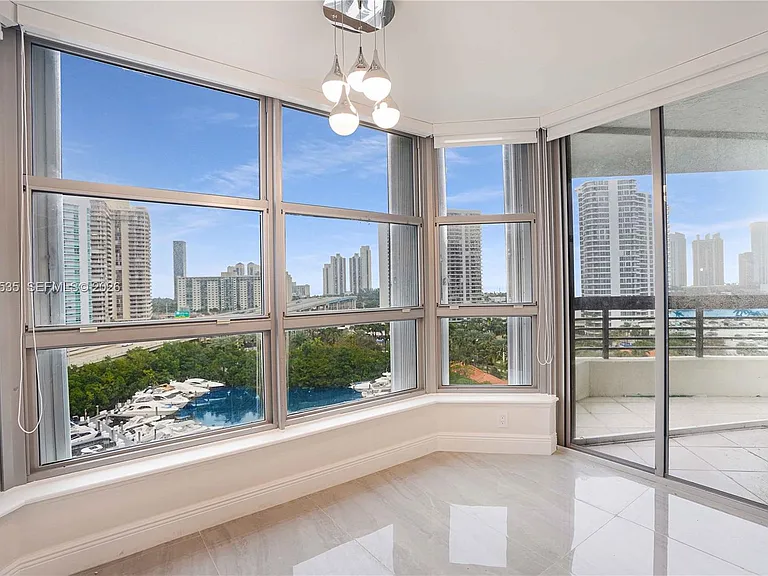 3500 Mystic Pointe Dr #1206 — Photo 31