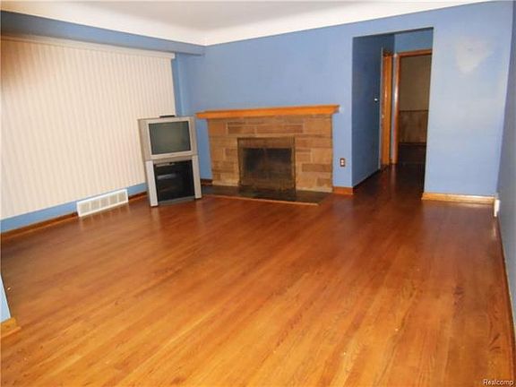 2nd image of 9153 Garfield Ct