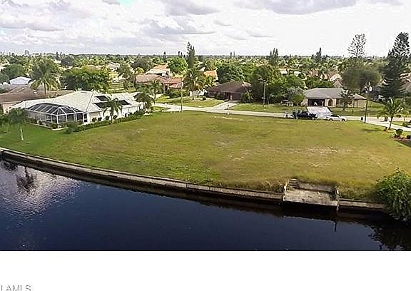5th image of 2106 SE 10th Pl