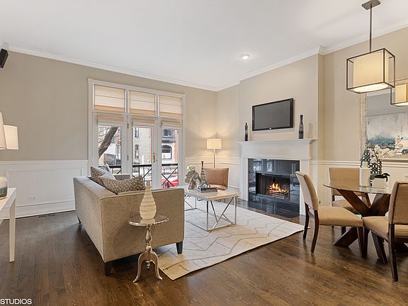 2nd image of 849 W Wrightwood Ave