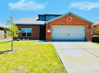 1928 Canterbury Dr, Seagoville, TX 75159