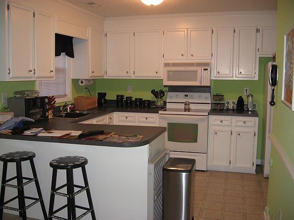 Kitchen with breakfast bar!