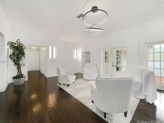 2nd image of 5660 Granada Blvd