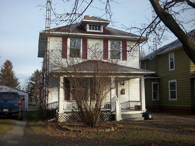 1st image of 422 W Johnson St