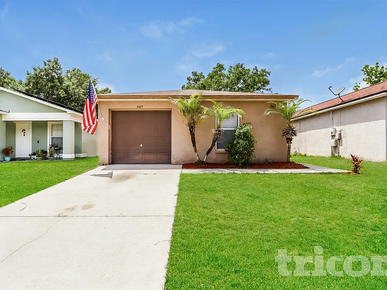 4409 Venice Dr — Photo 1