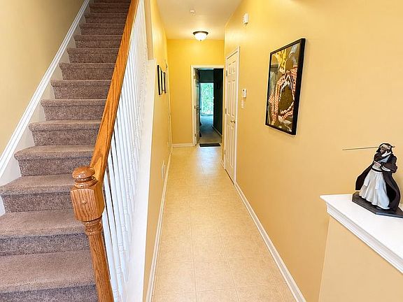 3rd image of 14B Hillview Cir