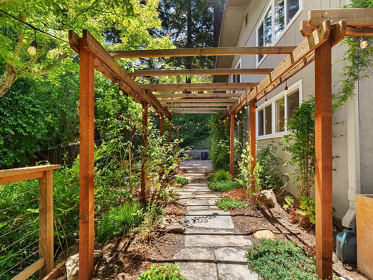 12 White Oak Dr — Photo 48