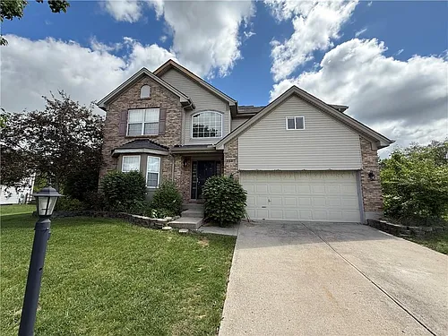 2545 Hillsdale Dr Photo 1
