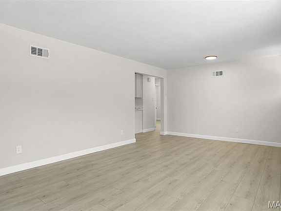 5th image of 9137 Harold Dr