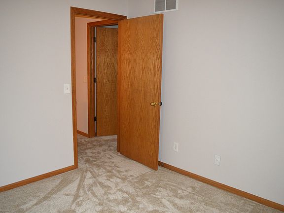 4th image of 710 N Star Dr