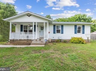 9800 Meadowview Dr, Newburg, MD 20664