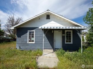 722 Jackson St, Omak, WA 98841
