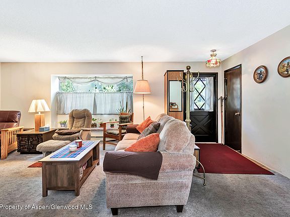 5th image of 46 E Logan Ave