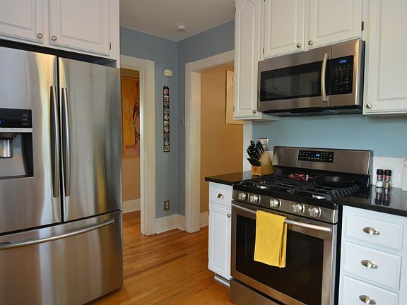 5th image of 403 E Louisiana Ave