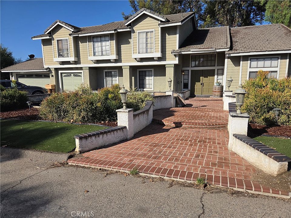 1st image of 14273 Pear St