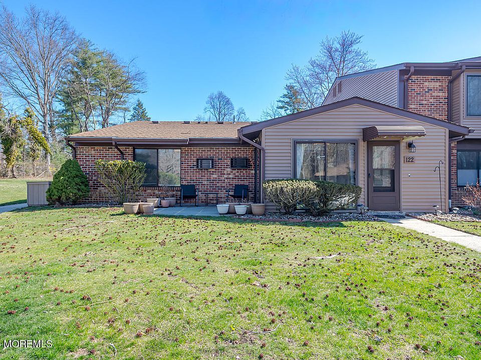 1st image of 122 Manchester Court