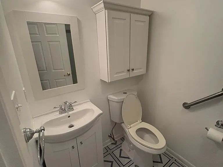 17 E Chestnut St — Photo 3