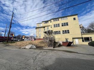 131 College Ave APT 4, Waterville, ME 04901
