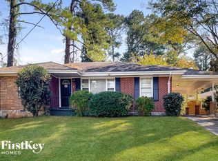 2073 Mark Trl, Decatur, GA 30032