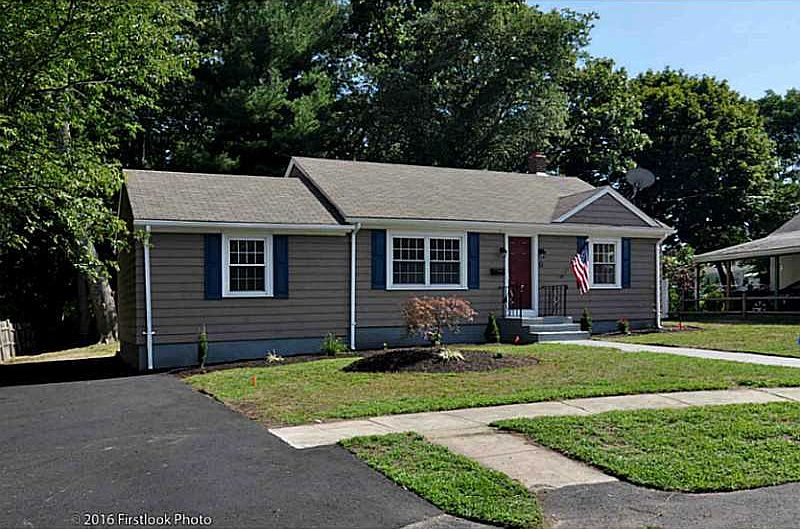 1st image of 10 Marquette Dr