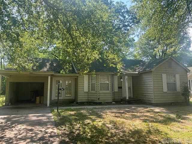 1st image of 807 S Leslie St