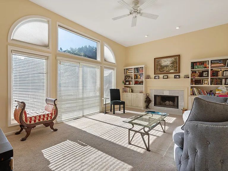 17733 Rolling Woods Cir — Photo 32
