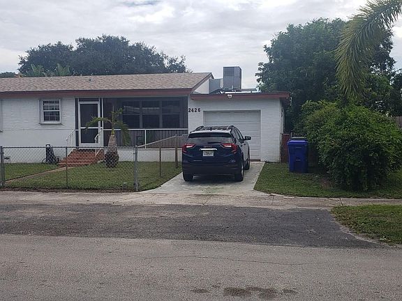 3rd image of 2426 S Fillmore Street