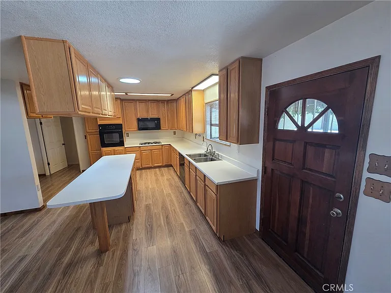 13881 Jicarilla Rd — Photo 4