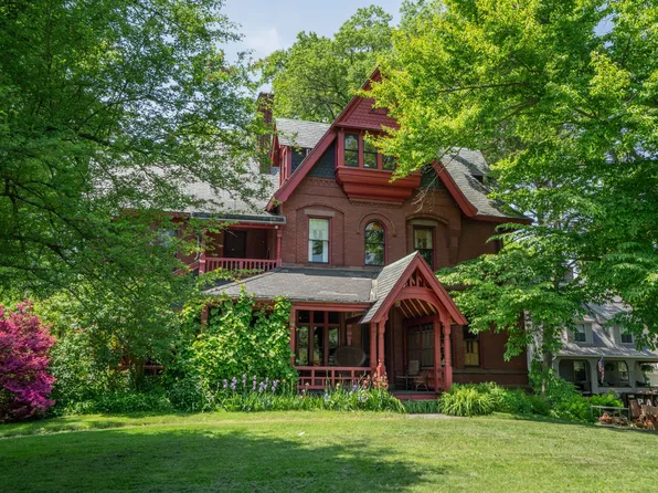 825 Prospect Avenue, West Hartford, CT 06105